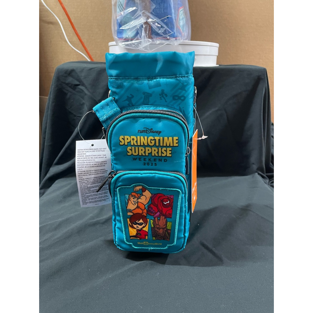 **SOLD**NWT - Lug Disney Parks Water Bottle Bag Teal